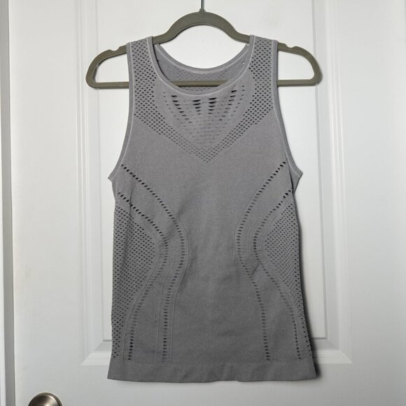 ALO Yoga Tops - ALO Yoga Lark Tank - M Vapor Grey